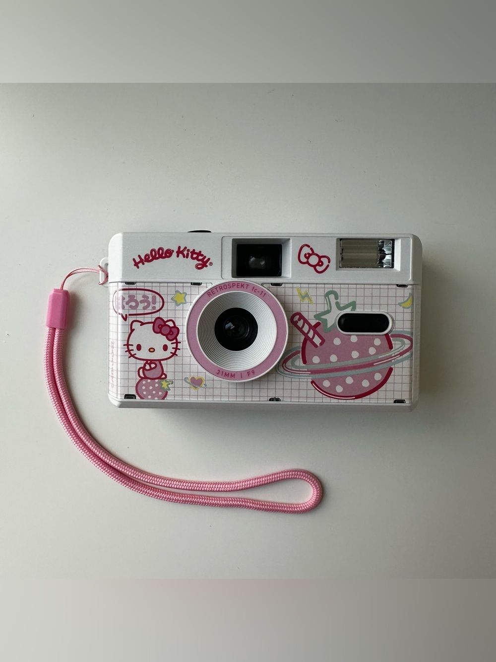 Retrospekt Hello Kitty Strawberry Planet 35mm Camera